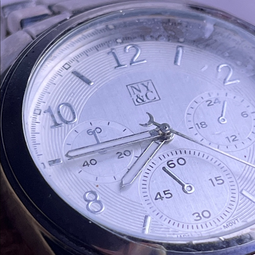 NY&Co Women's Silver Watch- New needs a battery - Picture 4 of 10